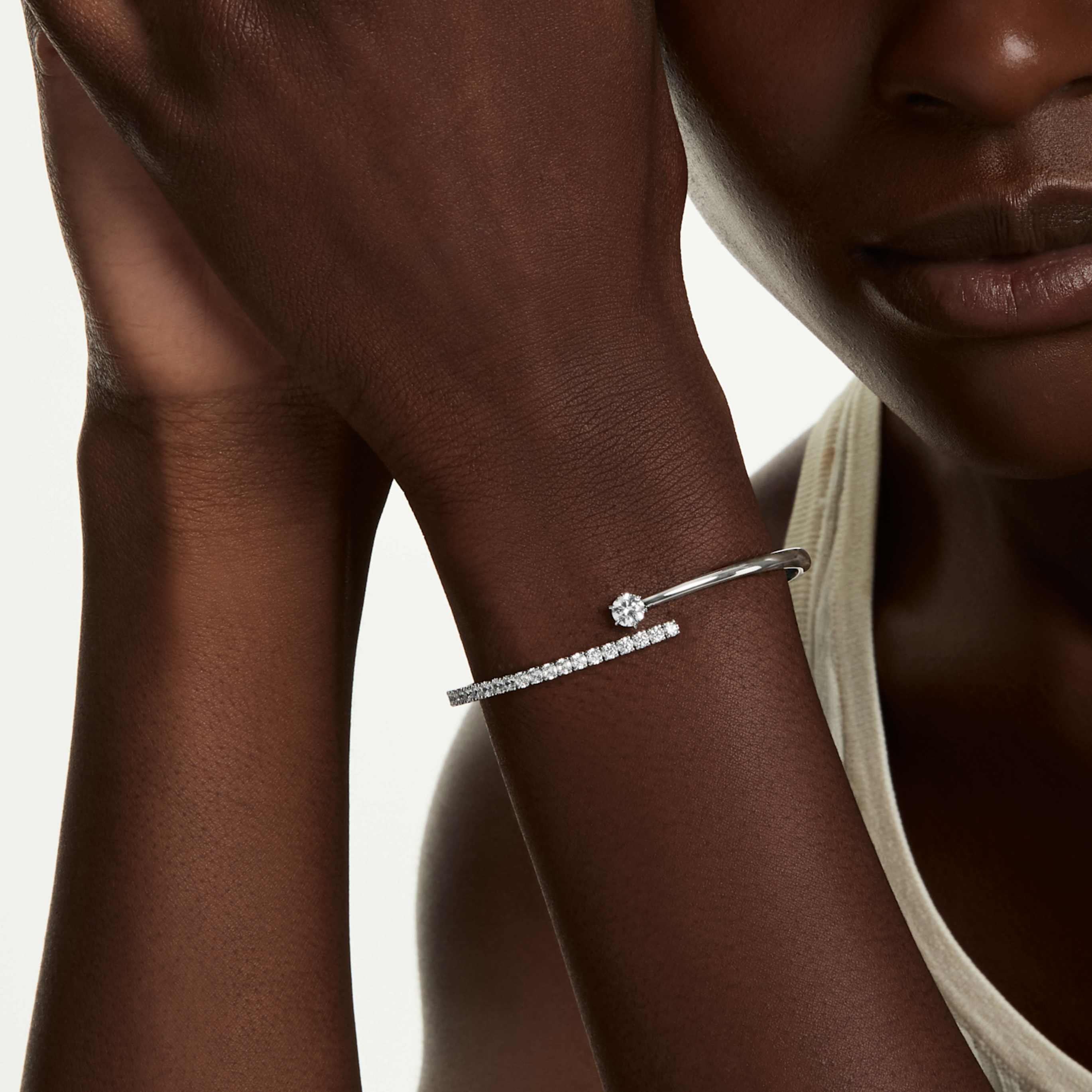 Swarovski Matrix bangle Round cut, White, Rhodium plated