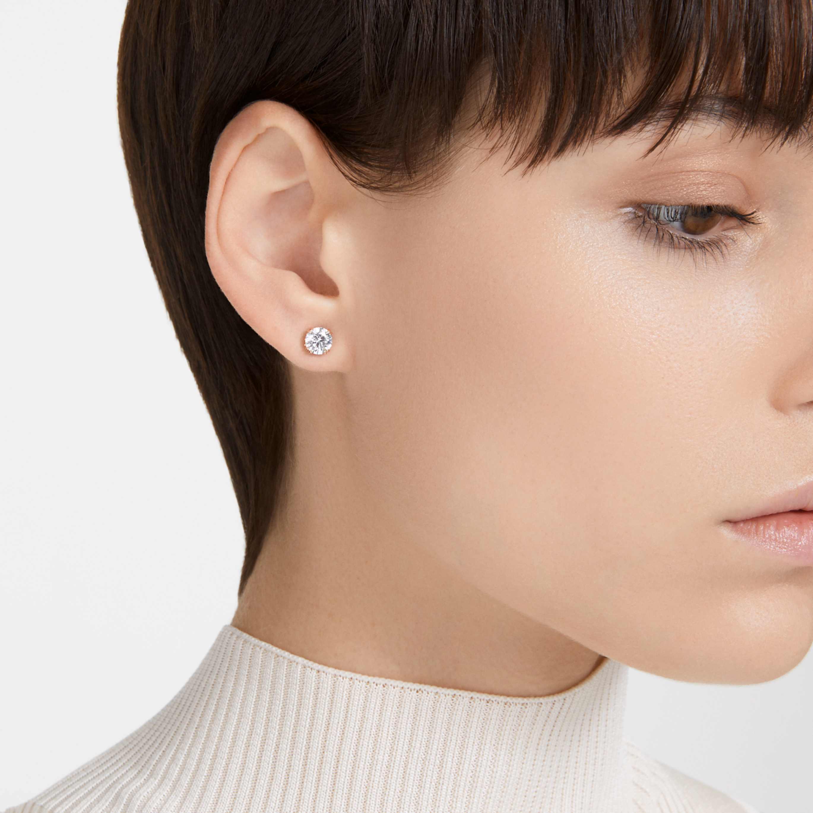 Swarovski Stilla stud earrings Round cut, White, Rhodium plated
